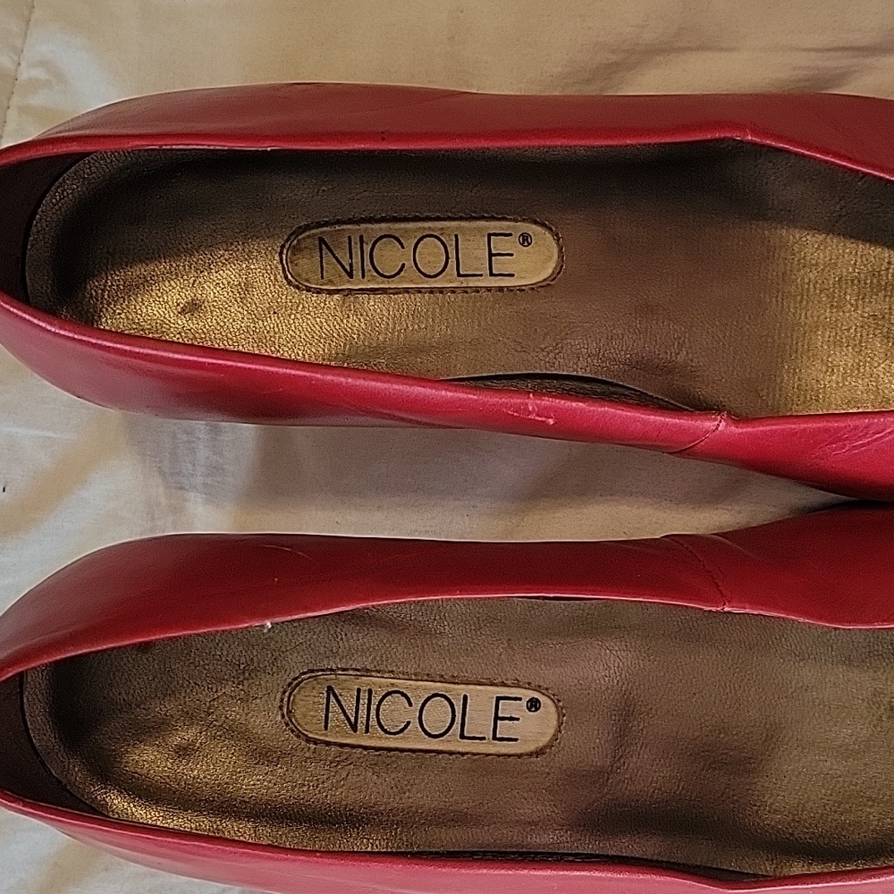 Nicole vintage Womens Red leather classic 2 inch heels Pumps Size 7M - Picture 15 of 16
